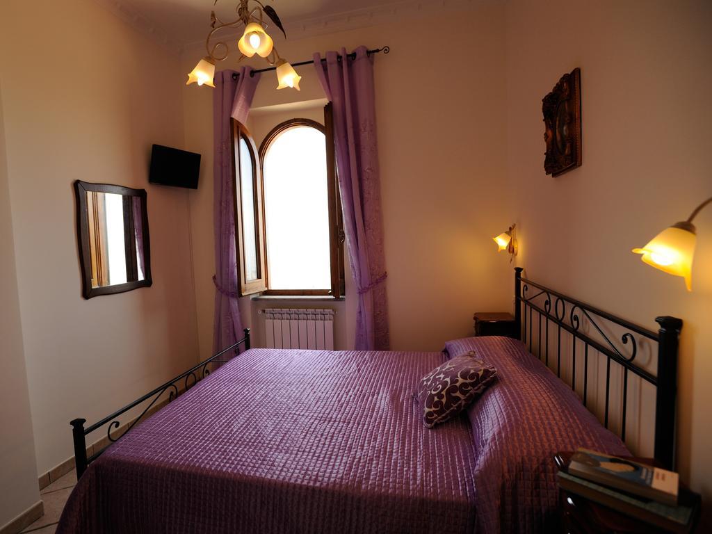 روكا دي بابا Villa Dei Fantasmi الغرفة الصورة